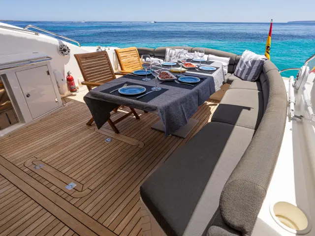 MALBEC | Sunseeker Predator 72 — 13 / 31