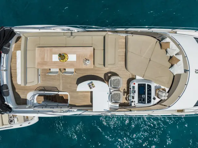 CALA DI LUNA | Sunseeker Manhattan 70 — 48 / 49