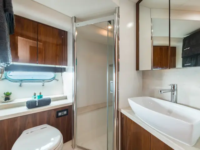 CALA DI LUNA | Sunseeker Manhattan 70 — 28 / 49
