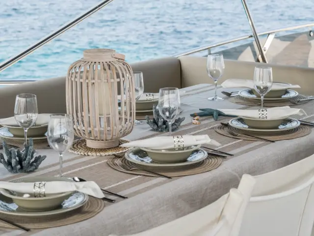 CALA DI LUNA | Sunseeker Manhattan 70 — 39 / 49