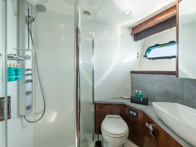 CALA DI LUNA | Sunseeker Manhattan 70 — 21 / 49