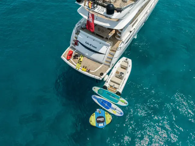 CALA DI LUNA | Sunseeker Manhattan 70 — 44 / 49