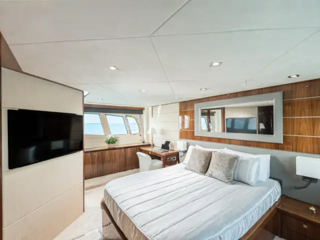 CALA DI LUNA | Sunseeker Manhattan 70 — 23 / 49