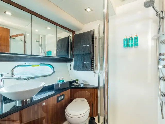 CALA DI LUNA | Sunseeker Manhattan 70 — 26 / 49