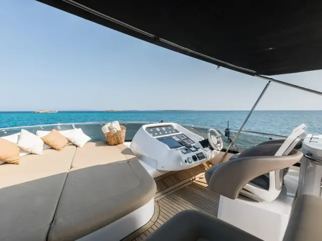 CALA DI LUNA | Sunseeker Manhattan 70 — 37 / 49