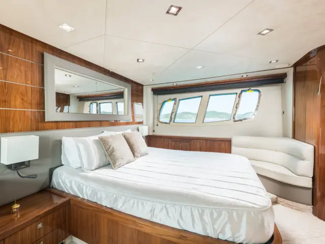 CALA DI LUNA | Sunseeker Manhattan 70 — 22 / 49