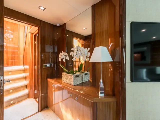 CALA DI LUNA | Sunseeker Manhattan 70 — 24 / 49