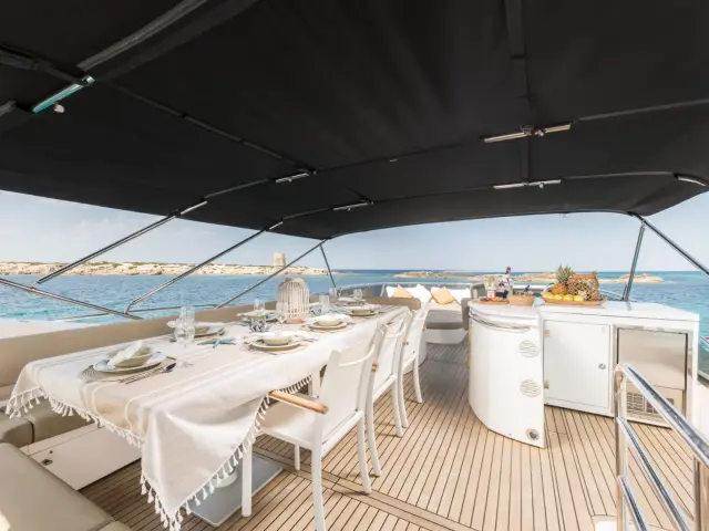 CALA DI LUNA | Sunseeker Manhattan 70 — 36 / 49