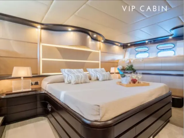 DOLCE VITA IV | Astondoa 102 GLX — 23 / 48