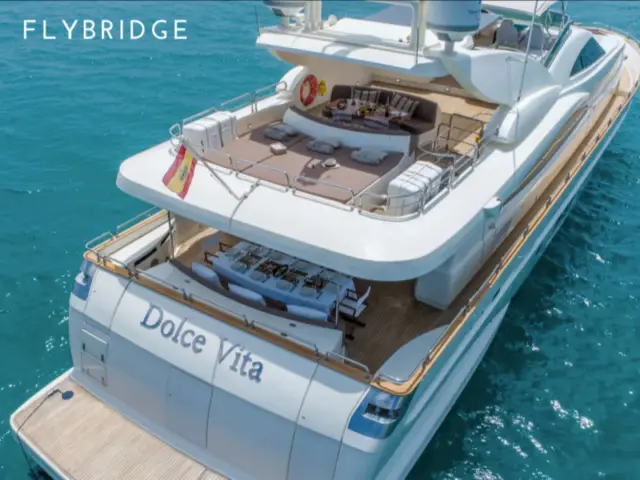 DOLCE VITA IV | Astondoa 102 GLX — 16 / 48