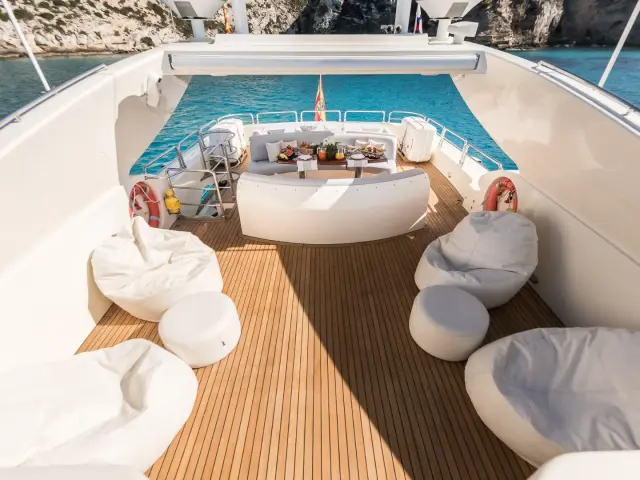 DOLCE VITA IV | Astondoa 102 GLX — 44 / 48