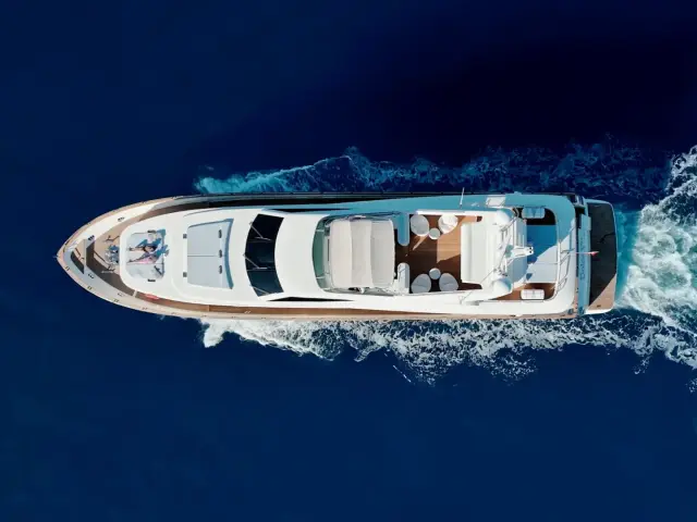 DOLCE VITA IV | Astondoa 102 GLX — 11 / 48