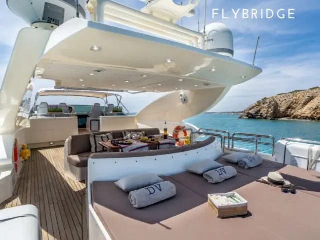 DOLCE VITA IV | Astondoa 102 GLX — 20 / 48