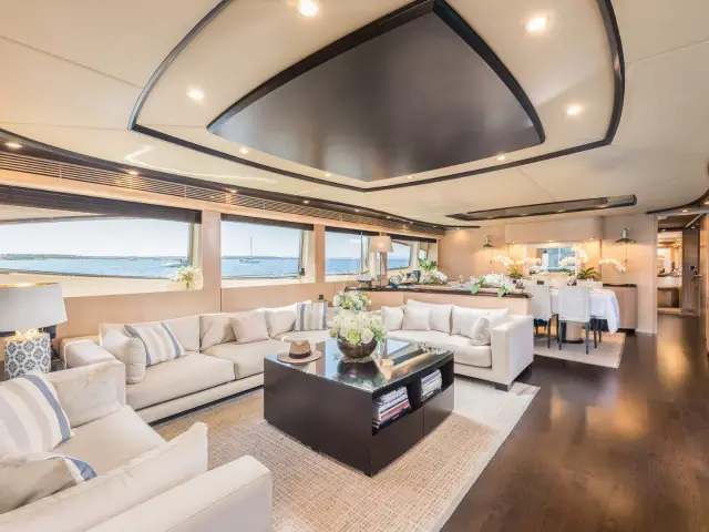 DOLCE VITA IV | Astondoa 102 GLX — 38 / 48