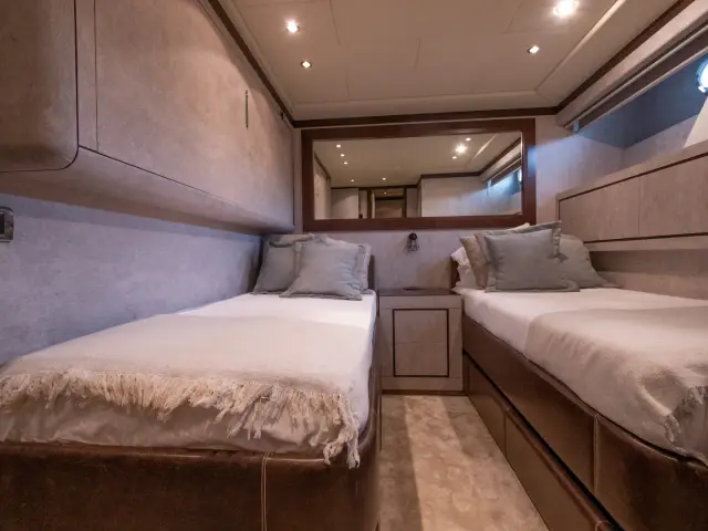 FIVE STARS | Mangusta 92 — 30 / 36