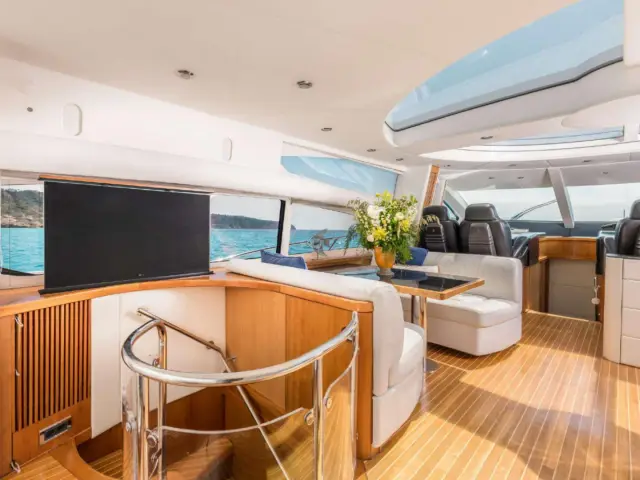 FROGGY | Sunseeker Predator 82 — 18 / 31