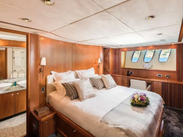 FROGGY | Sunseeker Predator 82 — 19 / 31