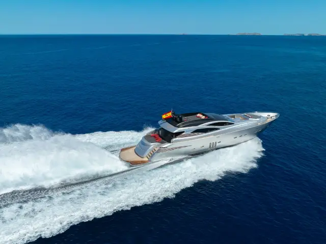 XAMAN | Pershing 90 — 6 / 47