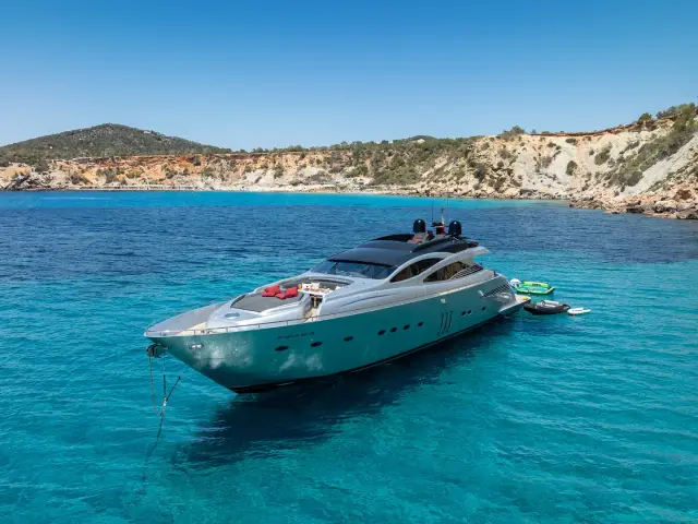 XAMAN | Pershing 90 — 44 / 47