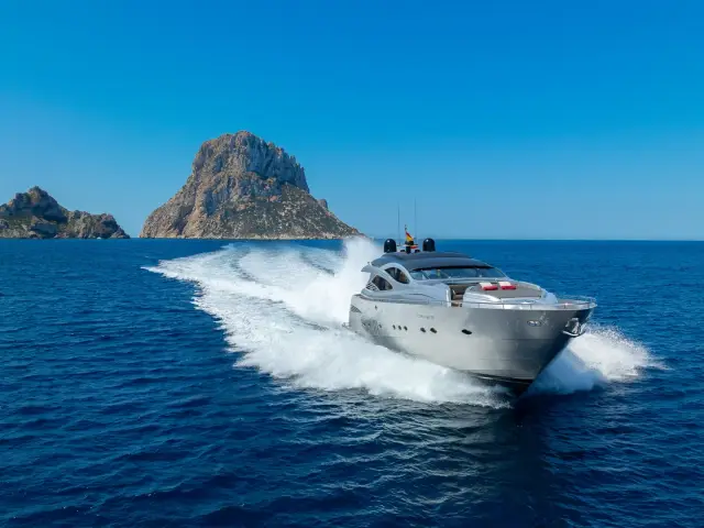 XAMAN | Pershing 90 — 41 / 47