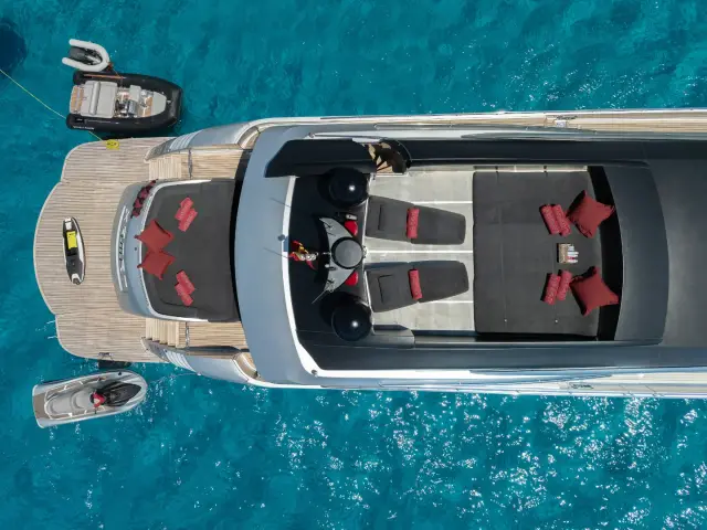 XAMAN | Pershing 90 — 46 / 47