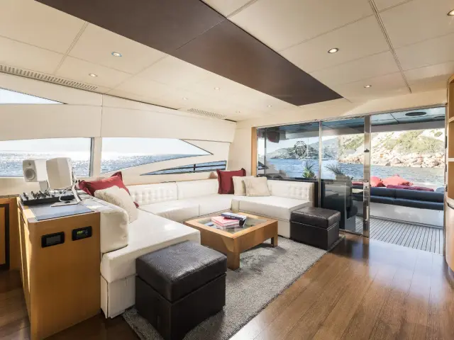 XAMAN | Pershing 90 — 30 / 47