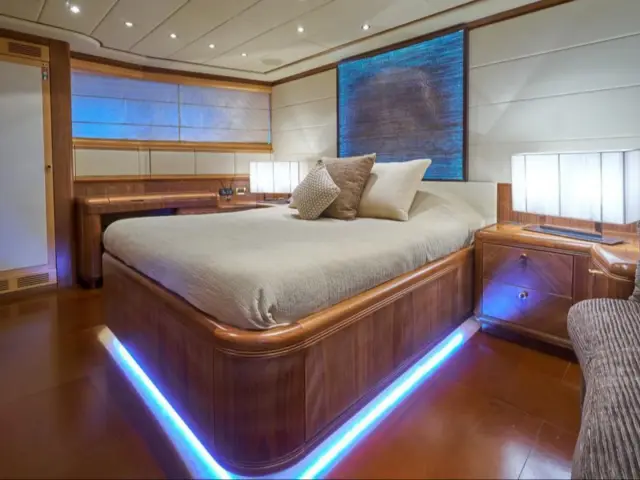 SHANE | Mangusta 130 — 29 / 33
