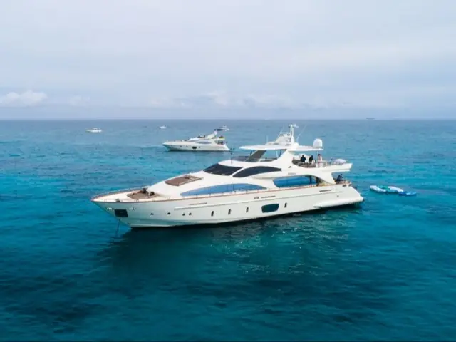 BABIECA | Azimut 105 — 1 / 17