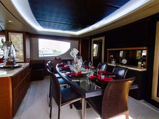 BABIECA | Azimut 105 — 14 / 17