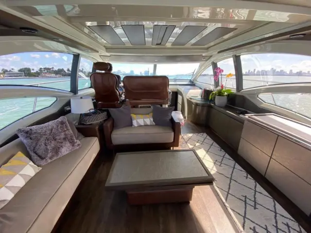 LIFE IS GREAT | Azimut 62S — 19 / 33