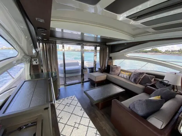 LIFE IS GREAT | Azimut 62S — 30 / 33