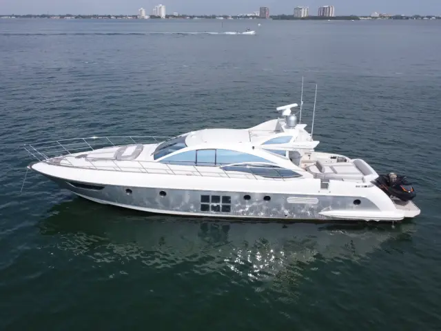 LIFE IS GREAT | Azimut 62S — 11 / 33