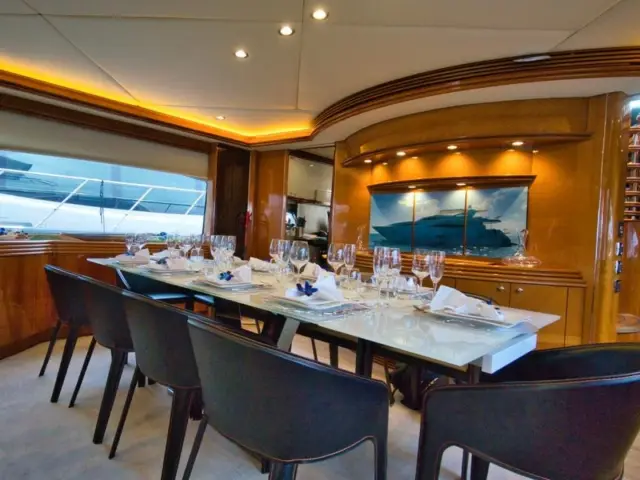 YCM105 | Sunseeker 105 — 49 / 75