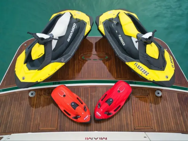 YCM105 | Sunseeker 105 — 25 / 75