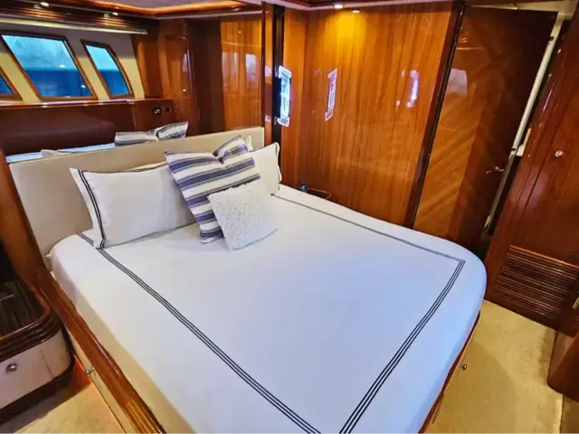 YCM105 | Sunseeker 105 — 71 / 75