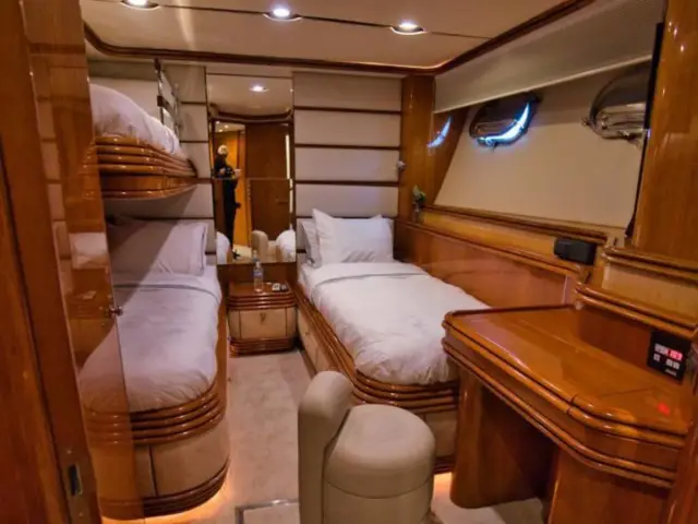 YCM105 | Sunseeker 105 — 38 / 75