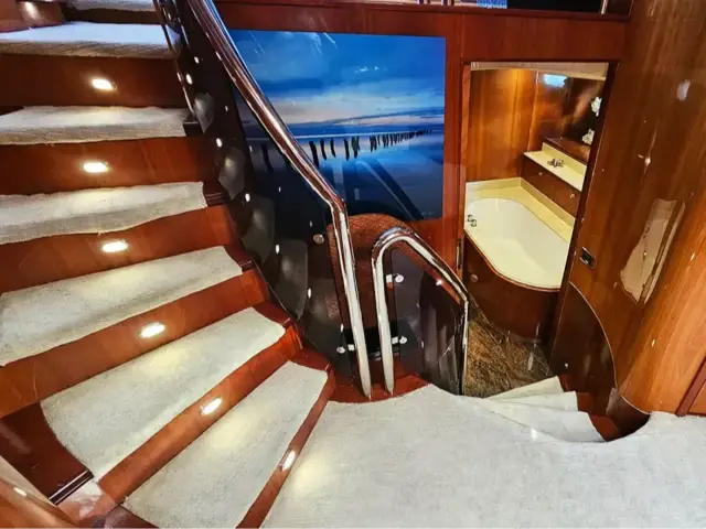 YCM105 | Sunseeker 105 — 65 / 75