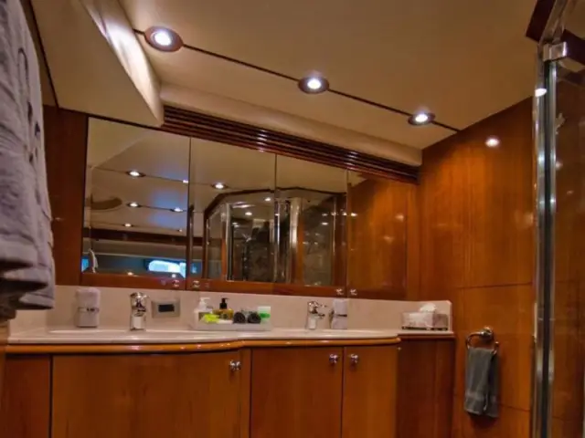 YCM105 | Sunseeker 105 — 40 / 75