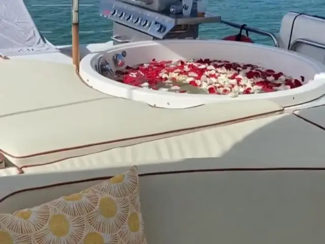 YCM105 | Sunseeker 105 — 11 / 75