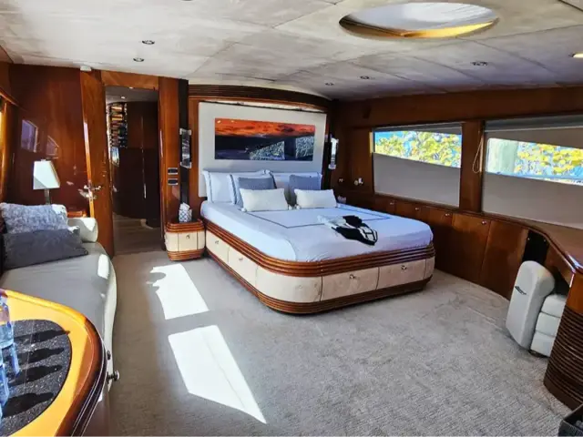 YCM105 | Sunseeker 105 — 64 / 75