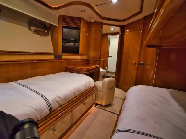 YCM105 | Sunseeker 105 — 36 / 75
