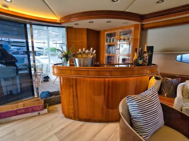 YCM105 | Sunseeker 105 — 46 / 75