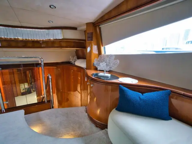 YCM105 | Sunseeker 105 — 47 / 75