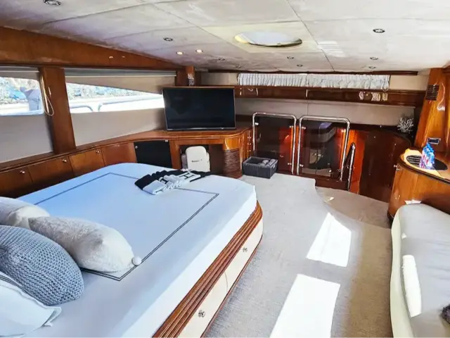YCM105 | Sunseeker 105 — 62 / 75