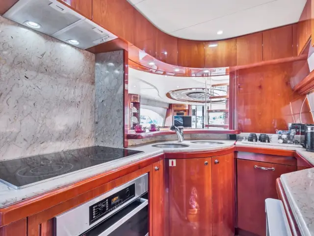 ELIZEE | Azimut 85 — 27 / 88