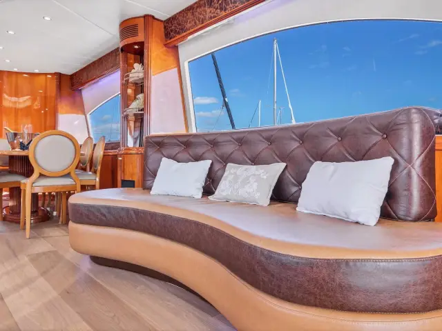 ELIZEE | Azimut 85 — 13 / 88