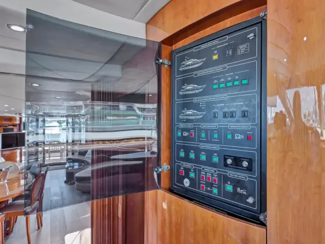 ELIZEE | Azimut 85 — 29 / 88