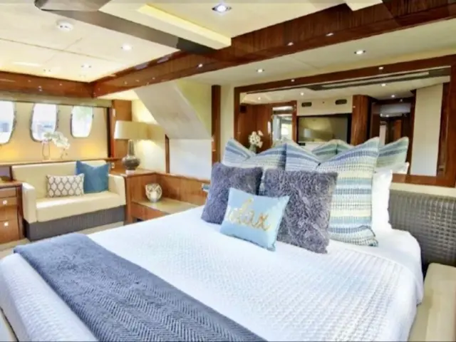 THE CABANA | Sunseeker 86 — 38 / 53
