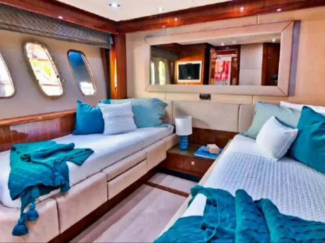 THE CABANA | Sunseeker 86 — 43 / 53