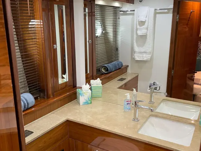 THE CABANA | Sunseeker 86 — 47 / 53